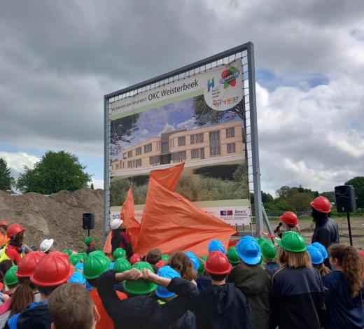 Onthulling bouwbord OKC de Weisterbeek